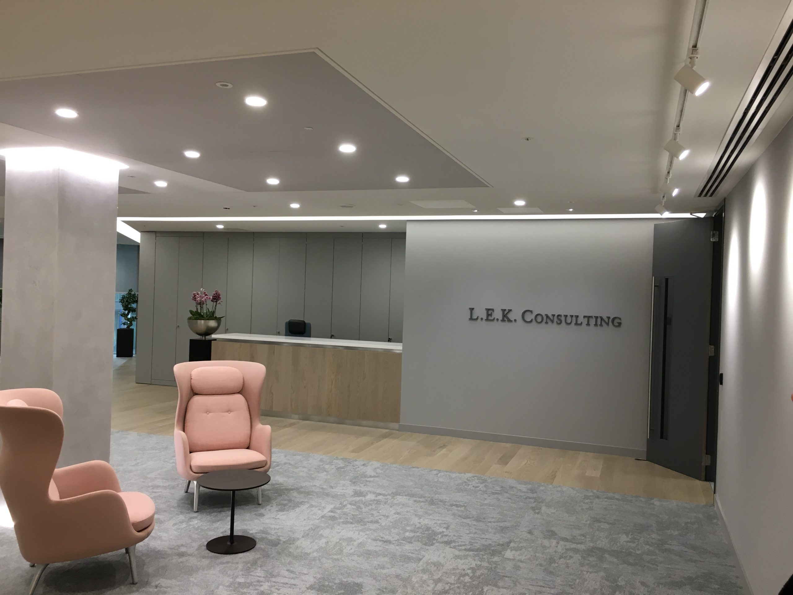 L.E.K. Consulting waiting room